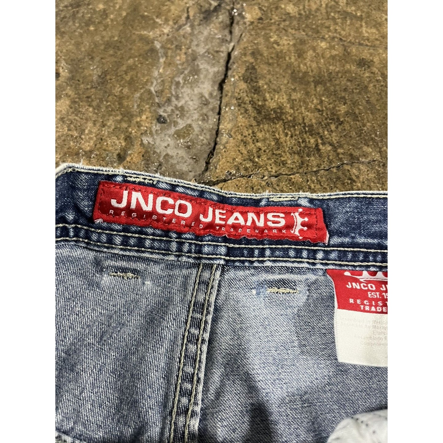 Vintage Y2K JNCO Embroidered Dragon Denim Shorts (28)