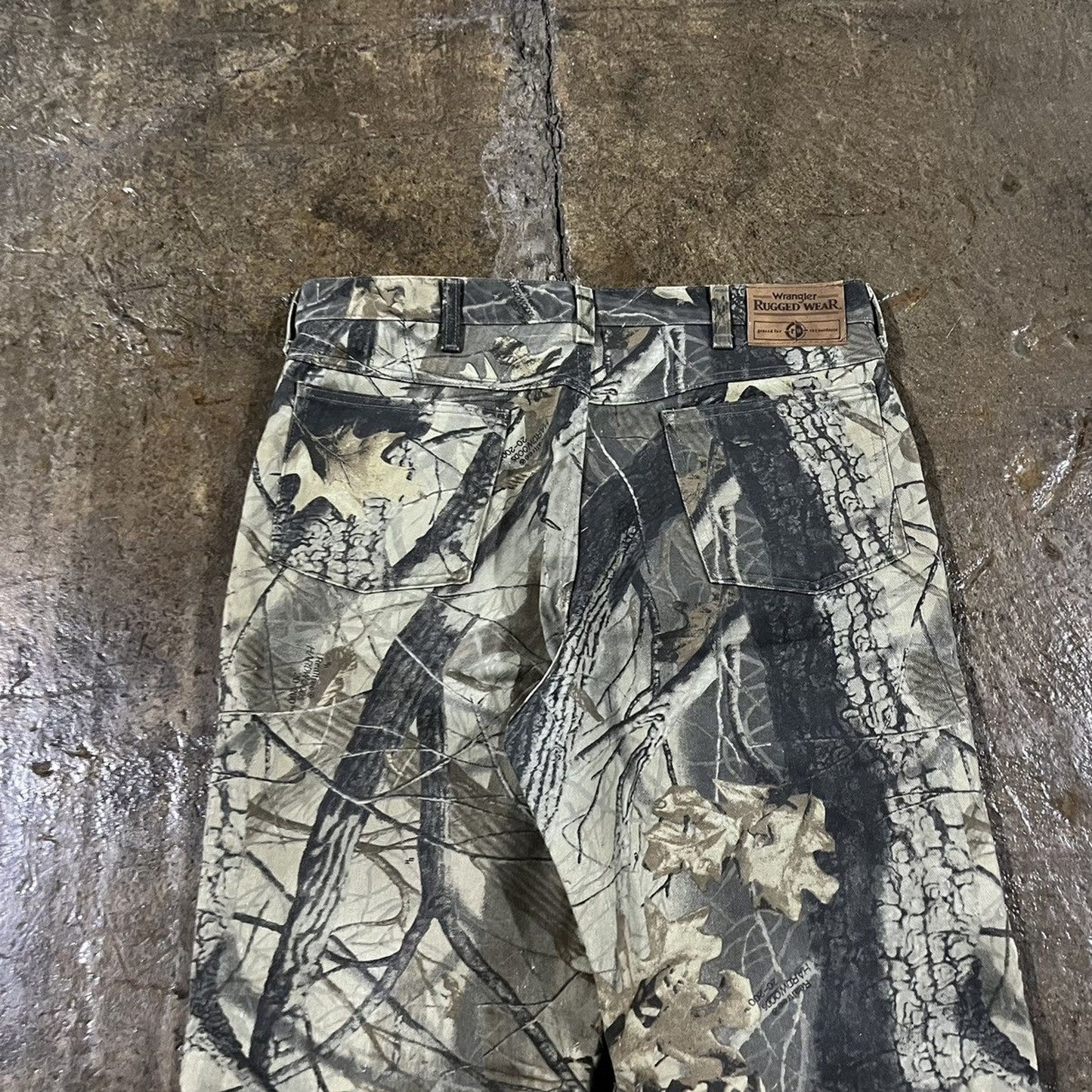 Vintage Y2K Camo Wrangler Realtree Workwear Jeans (36)