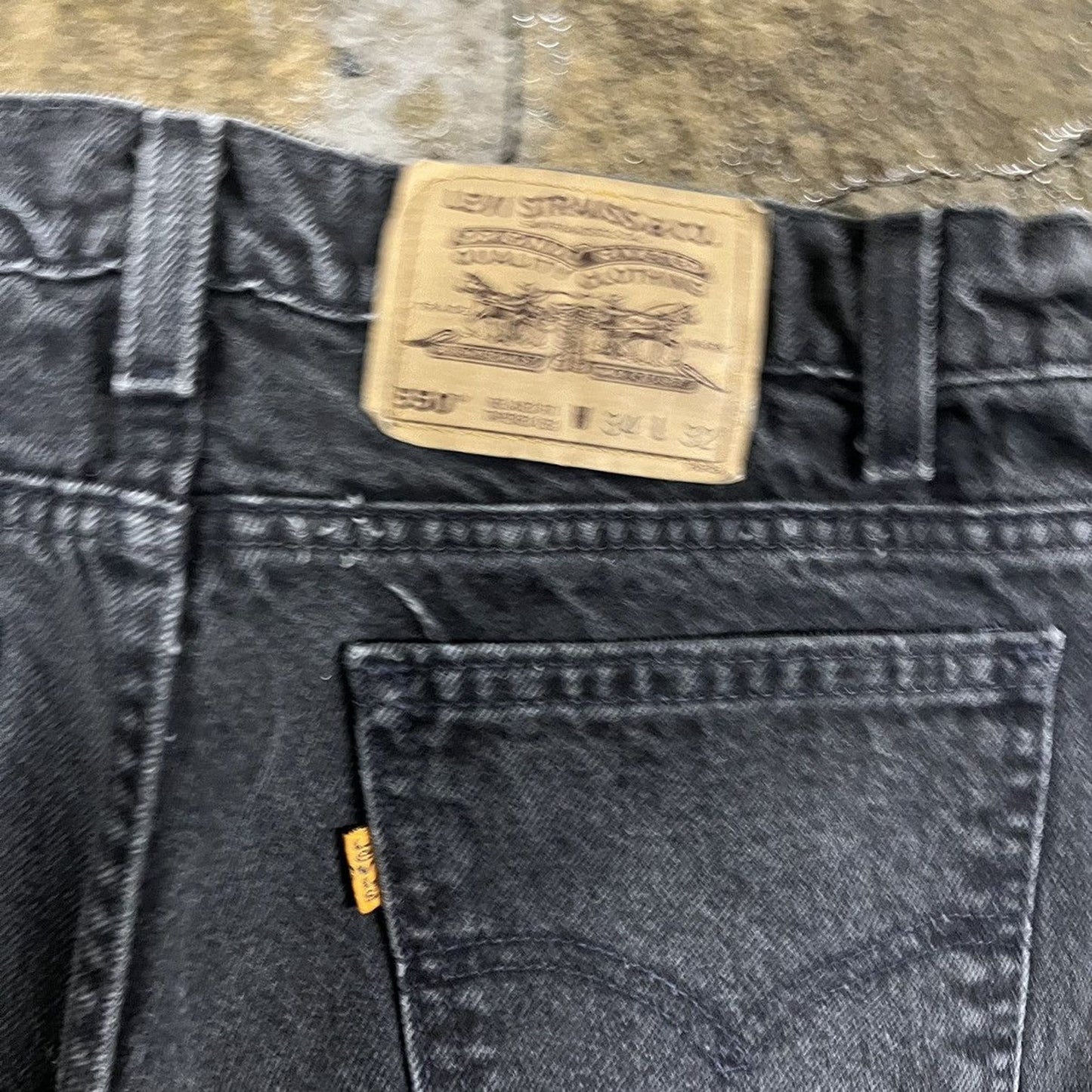 Vintage 90s Levi's 550 Orange Tab Jeans Made In USA (33)