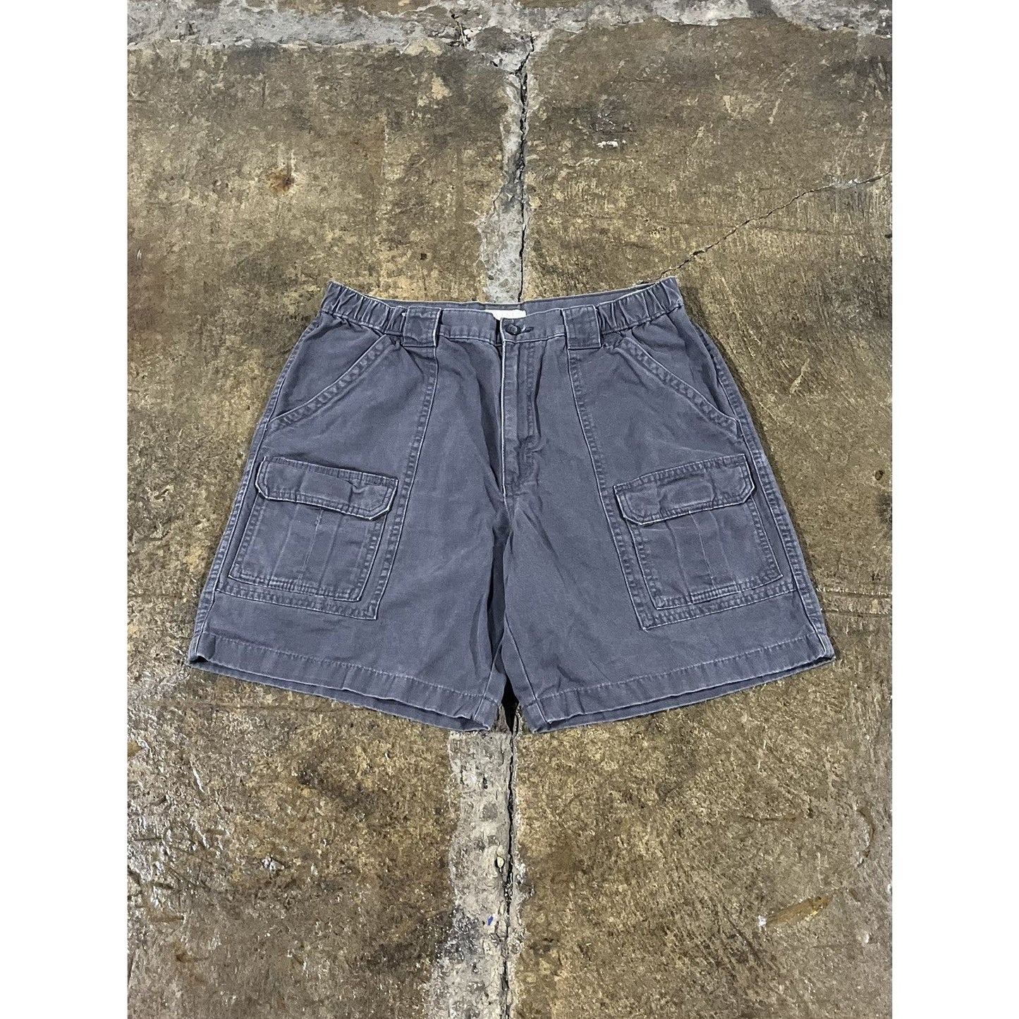 Vintage Y2K Savane Utility Workwear Essential Cargo Shorts (33)