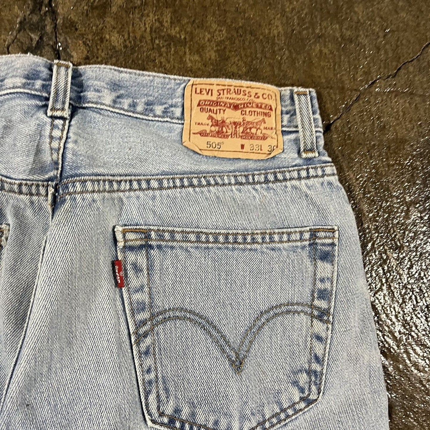 Vintage Y2K Levi's 505 Faded Essential Skater Jeans (31)