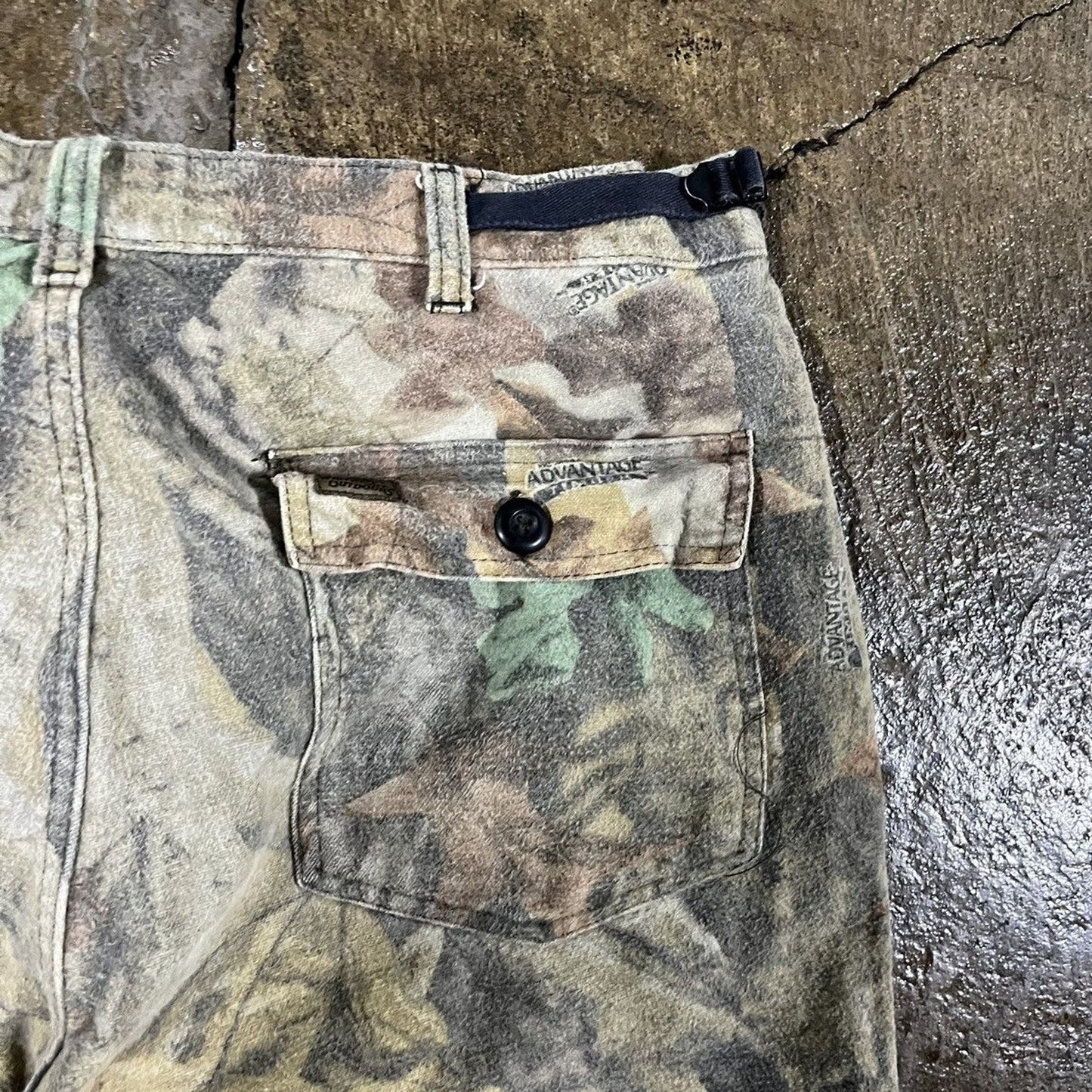 Vintage Y2K Camo Realtree Style Cargo Pants