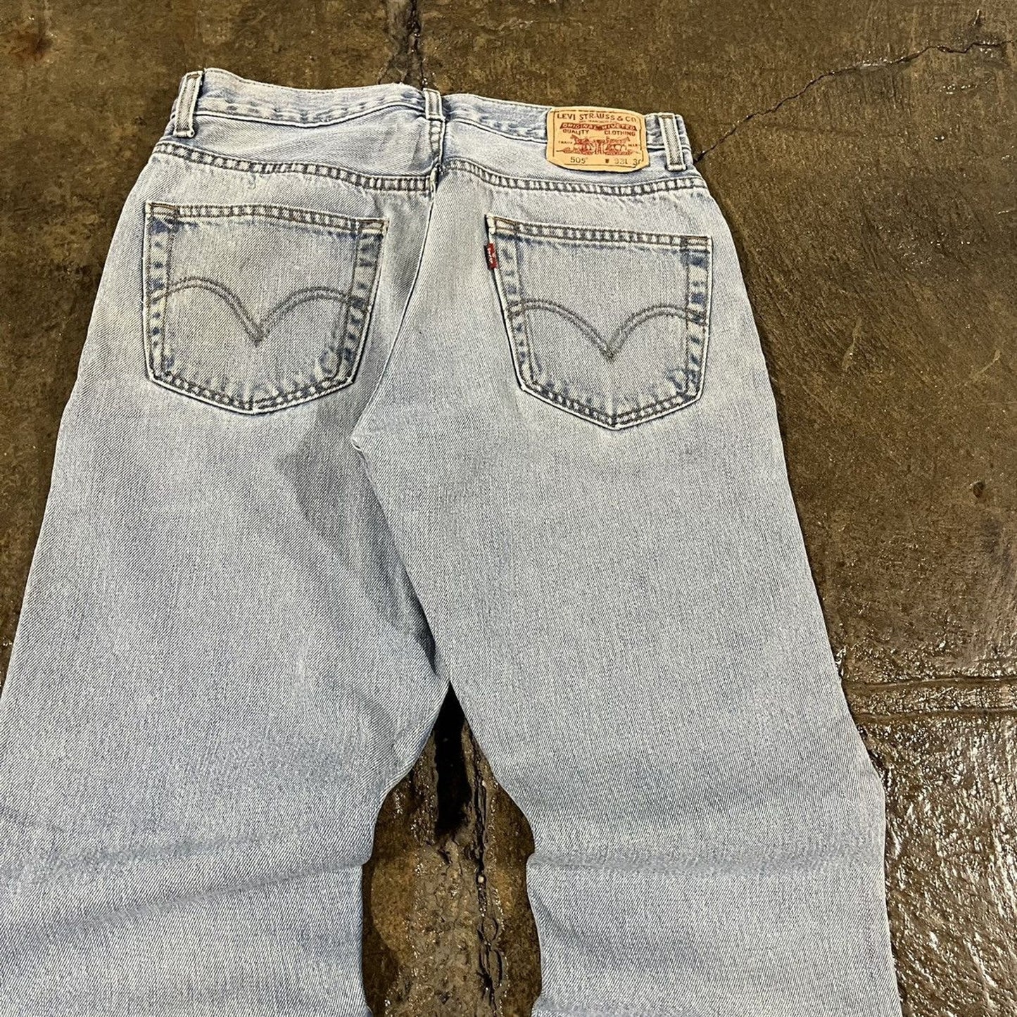 Vintage Y2K Levi's 505 Faded Essential Skater Jeans (31)