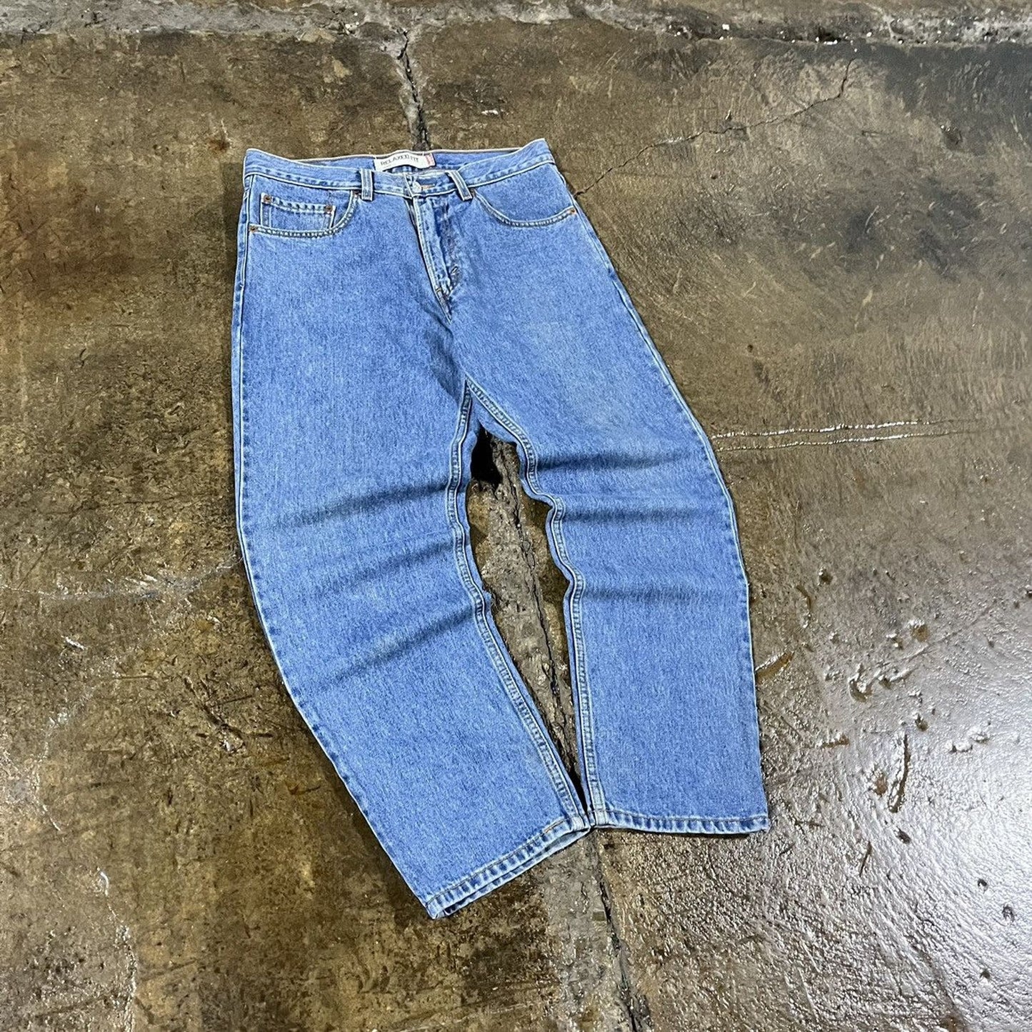 Vintage Y2K Levi's 550 Faded Essential Jeans (33)