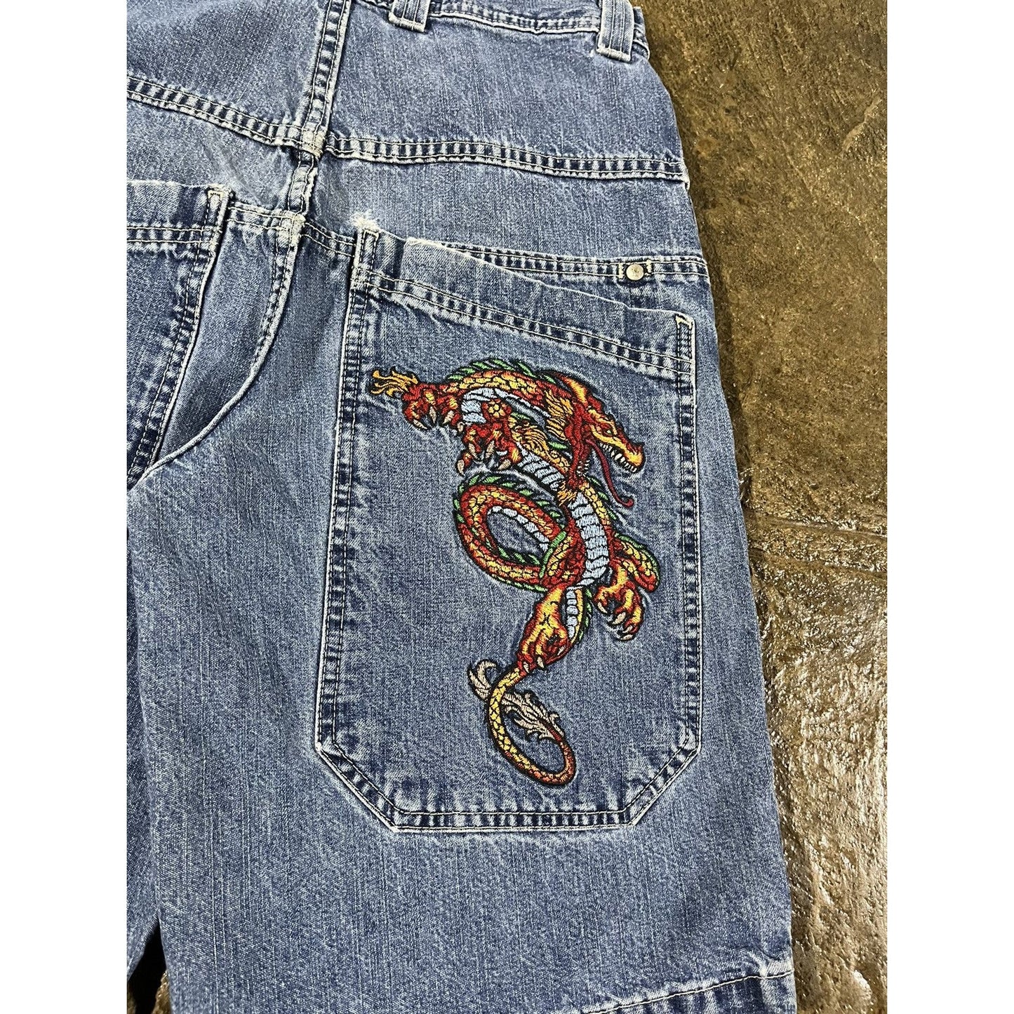 Vintage Y2K JNCO Embroidered Dragon Denim Shorts (28)