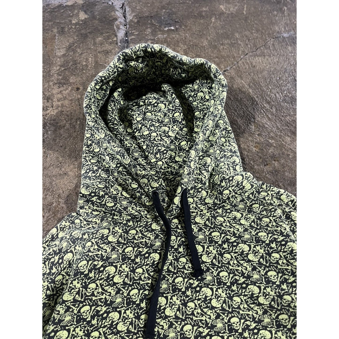 Stussy Skull & Bones Grunge Hoodie Sweatshirt (M)