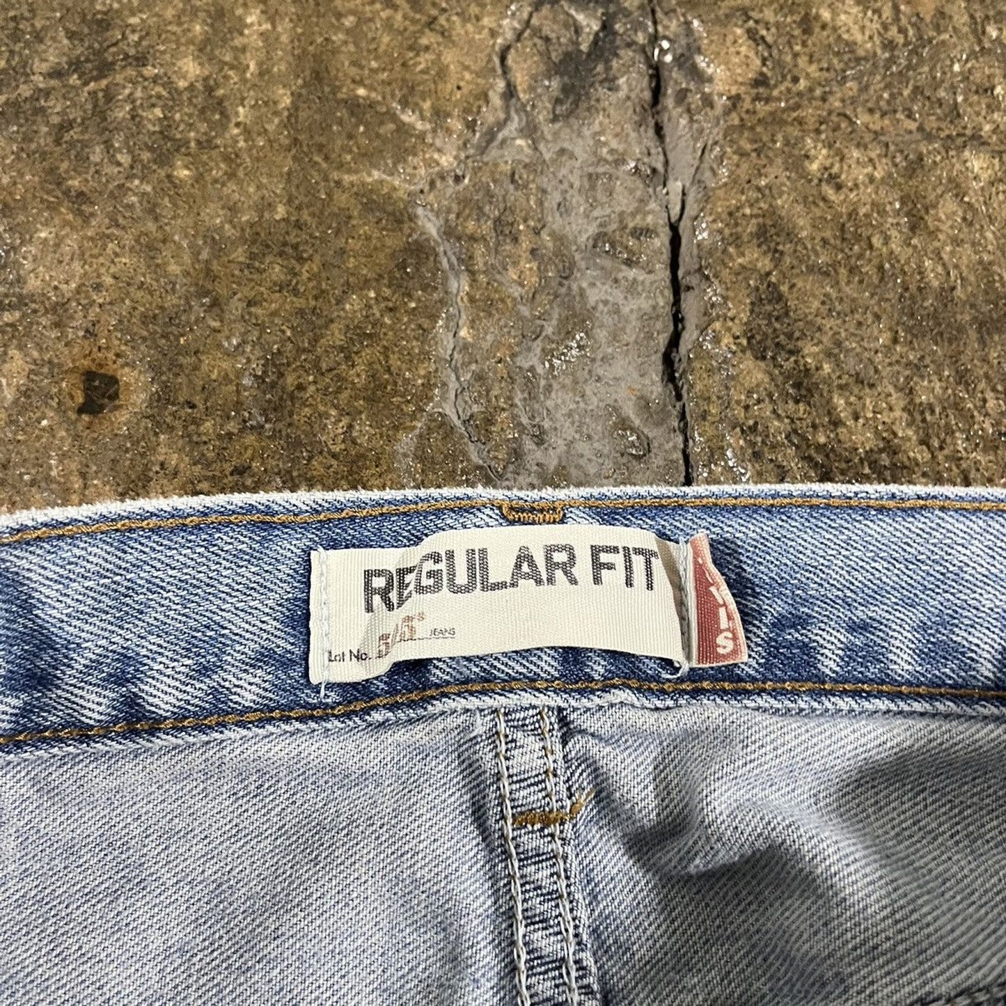 Vintage Y2K Levi's 505 Faded Essential Skater Jeans (31)