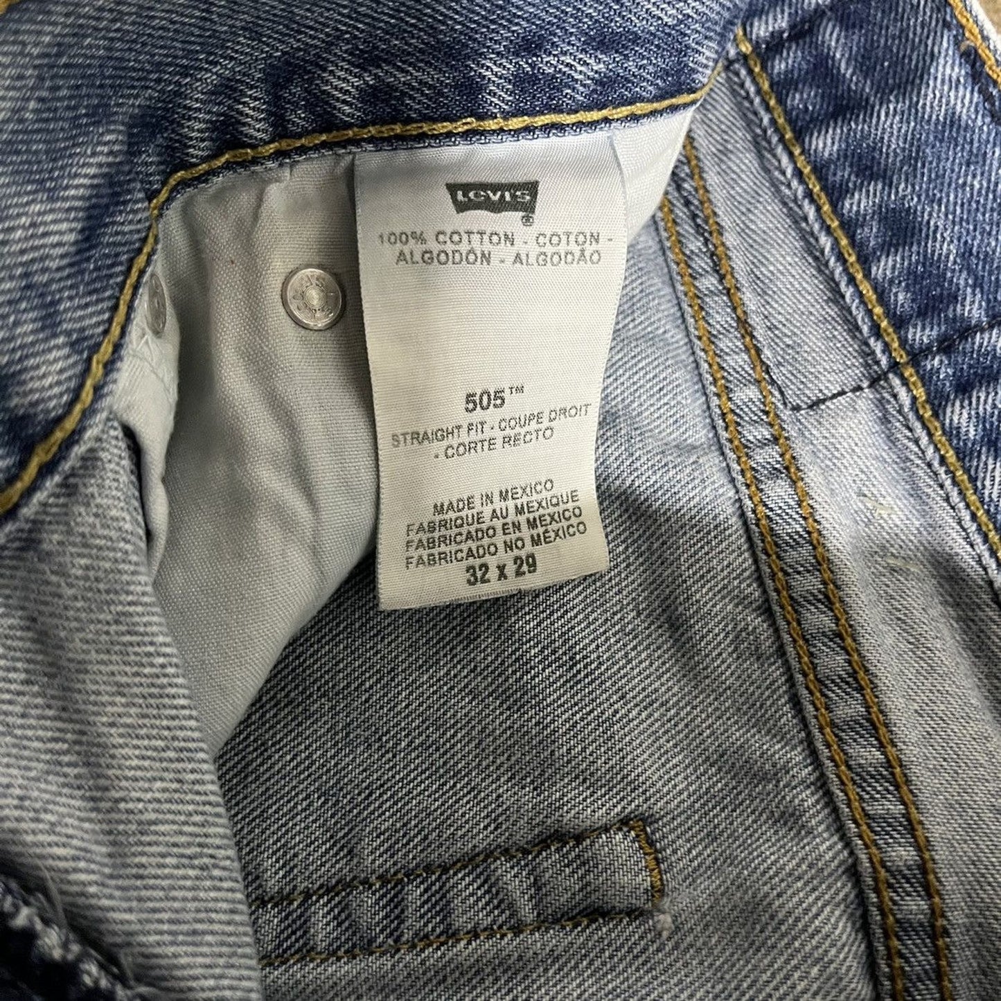 Vintage Y2K Levi's 505 Faded Essential Jeans (32)