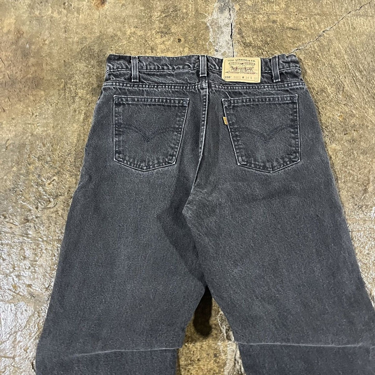 Vintage 90s Levi's 550 Orange Tab Jeans Made In USA (33)