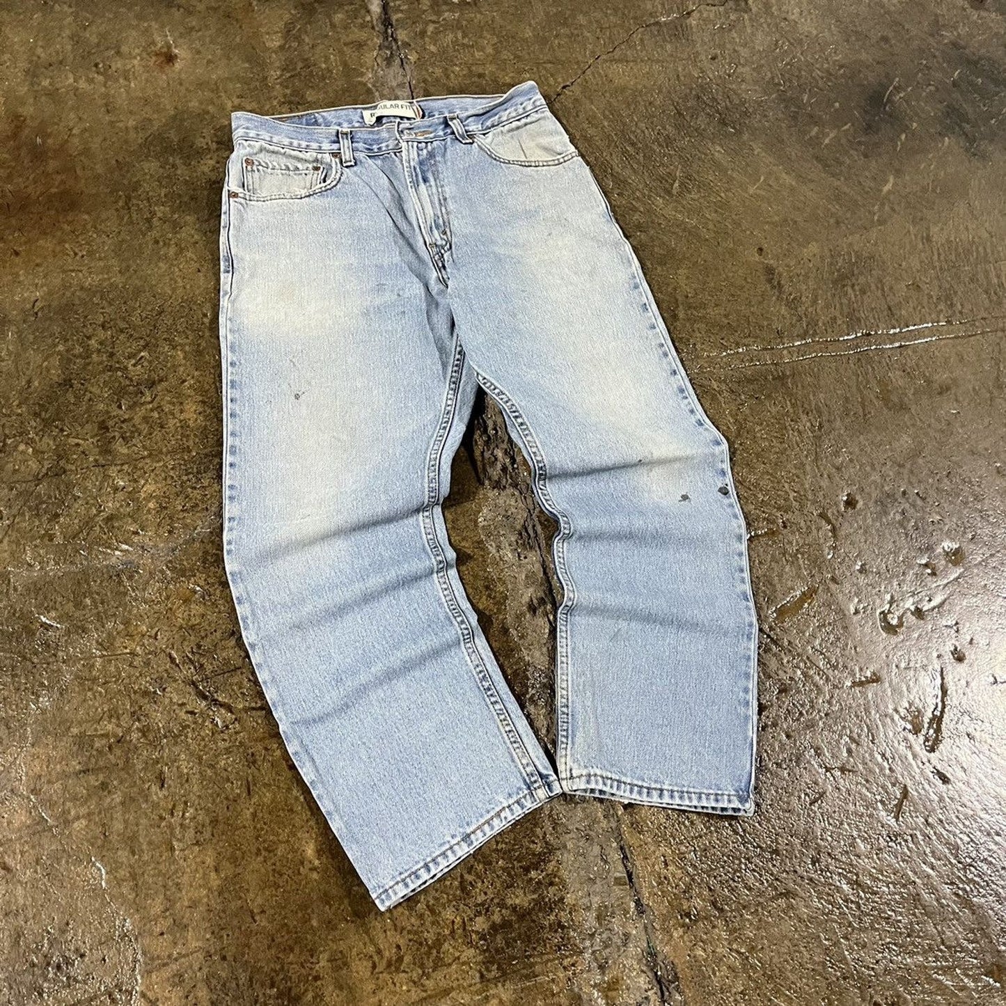 Vintage Y2K Levi's 505 Faded Essential Skater Jeans (31)