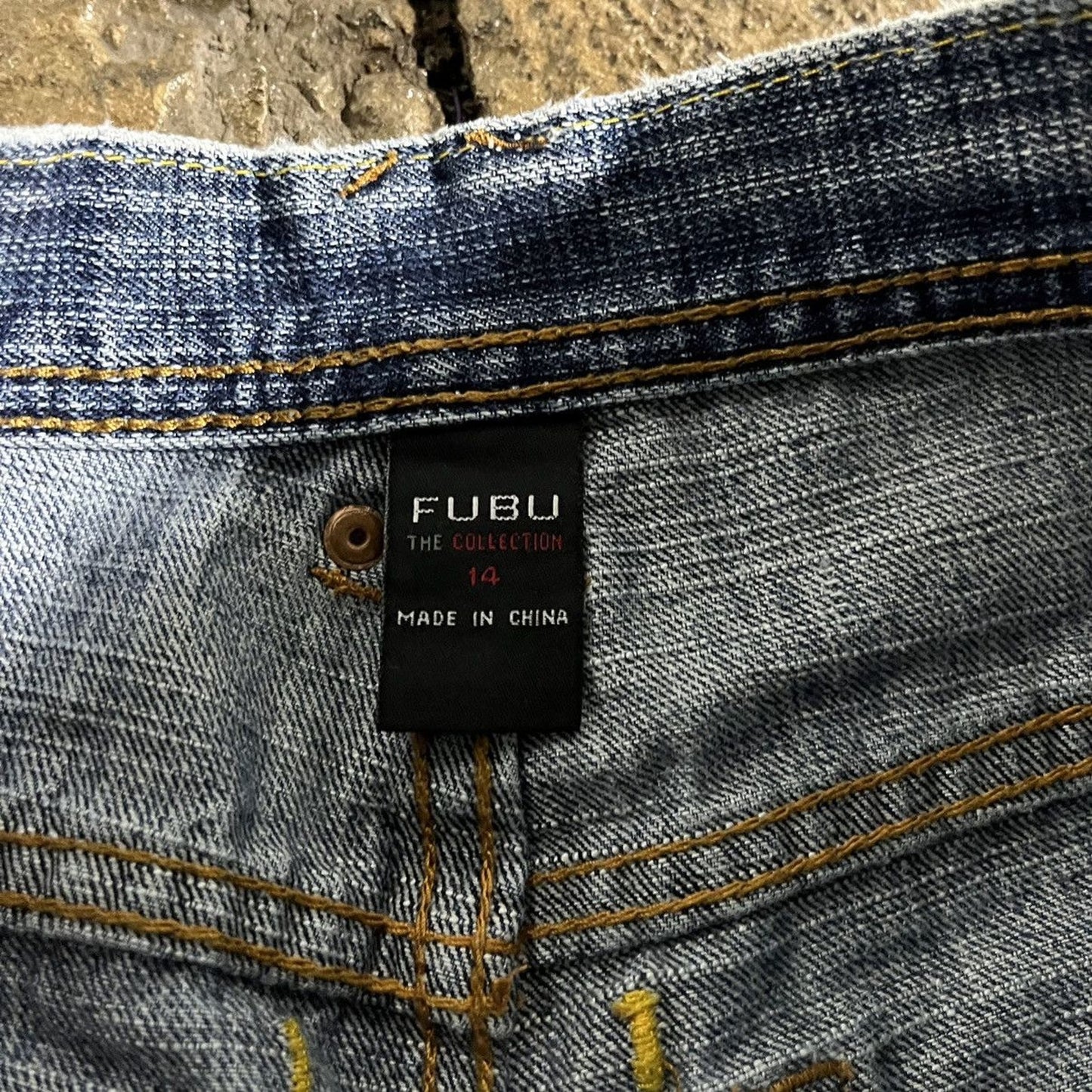 Vintage Y2K FUBU Embroidered Dragon Baggy Jeans (28)