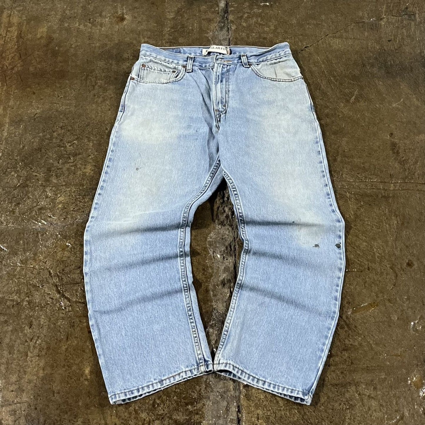 Vintage Y2K Levi's 505 Faded Essential Skater Jeans (31)