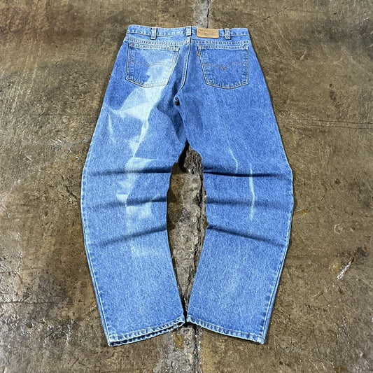 Vintage 90s Levi's 540 Faded Light Wash Jeans (32)