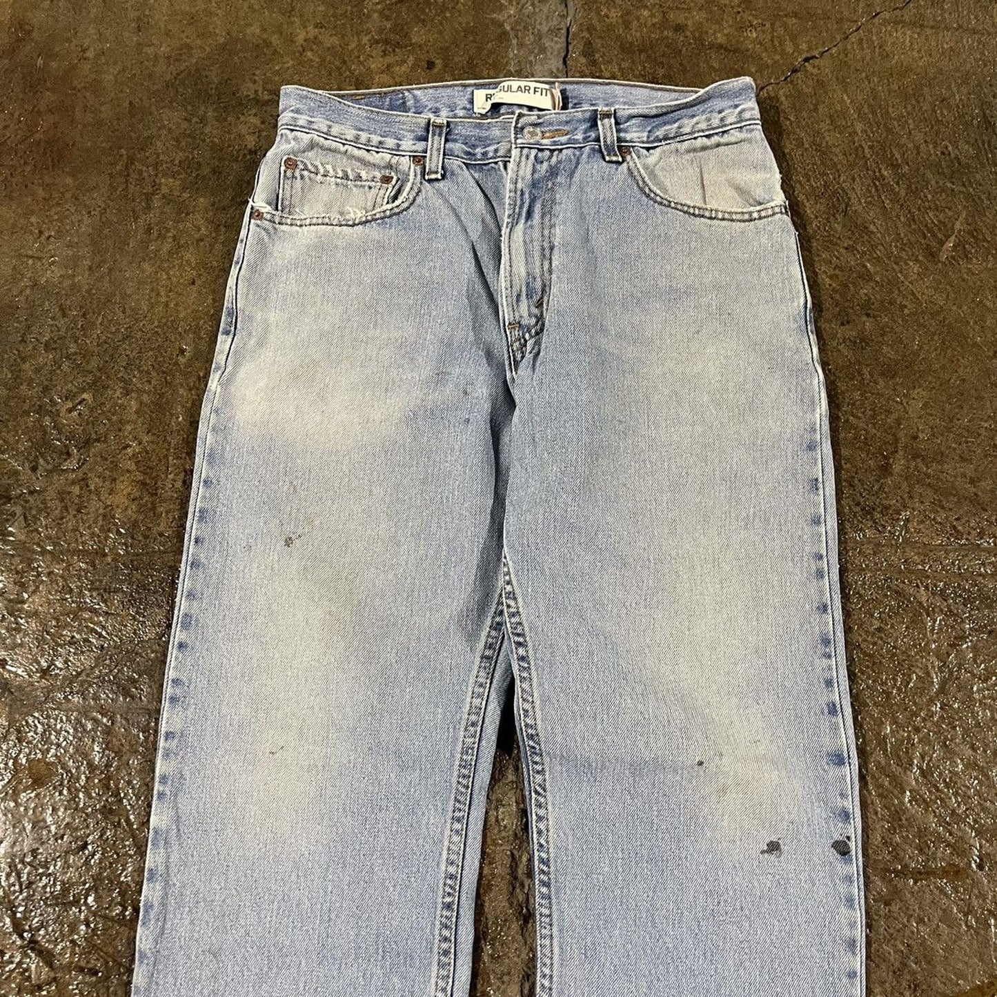 Vintage Y2K Levi's 505 Faded Essential Skater Jeans (31)