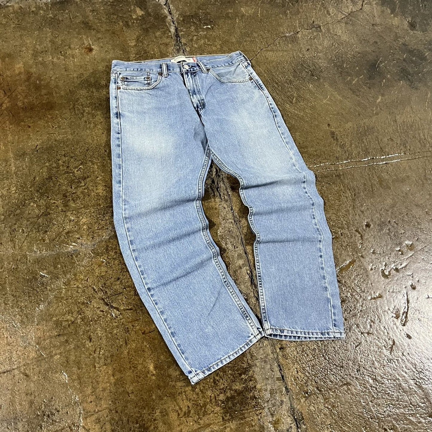 Vintage Y2K Levi's 505 Faded Essential Jeans (32)