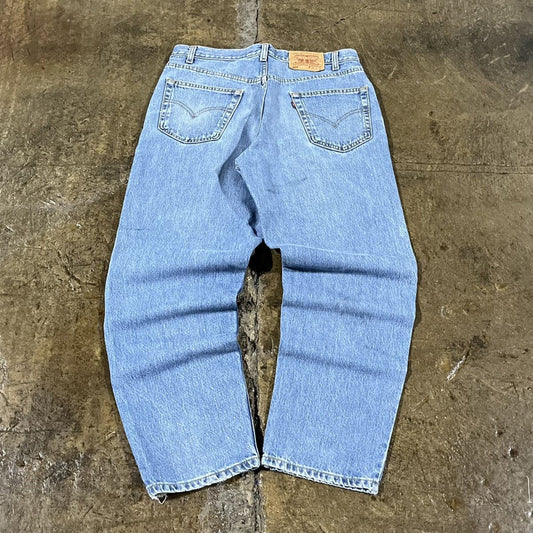 Vintage 90s Levi's 550 Faded Light Jeans (36)