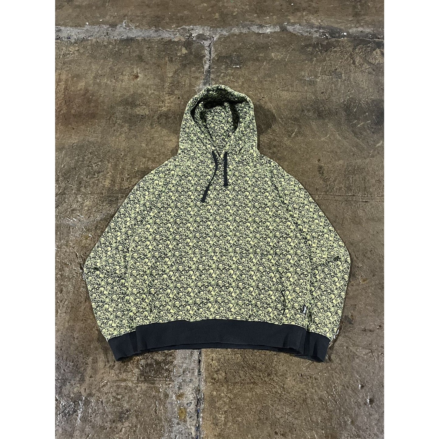 Stussy Skull & Bones Grunge Hoodie Sweatshirt (M)