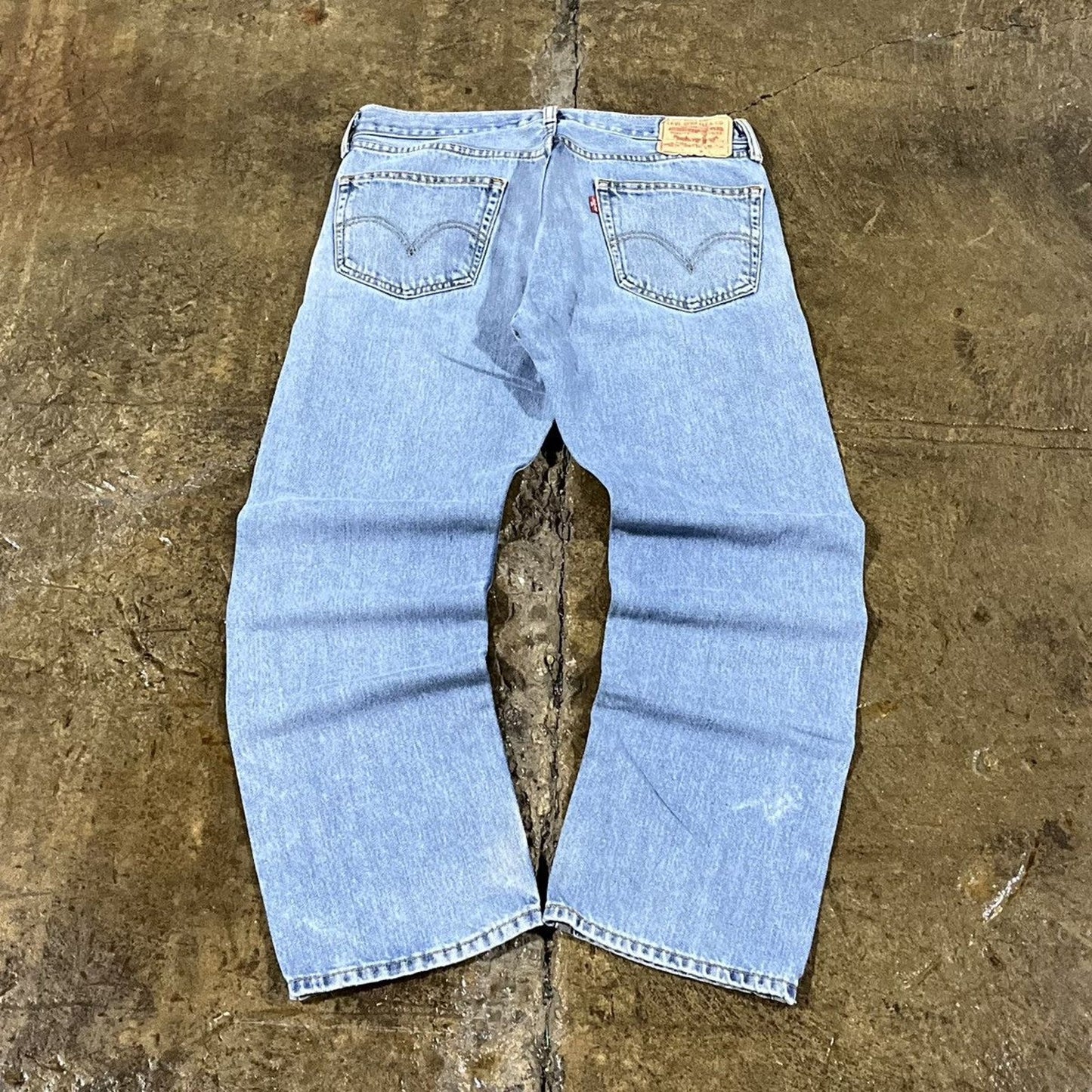 Vintage Y2K Levi's 505 Faded Essential Jeans (32)