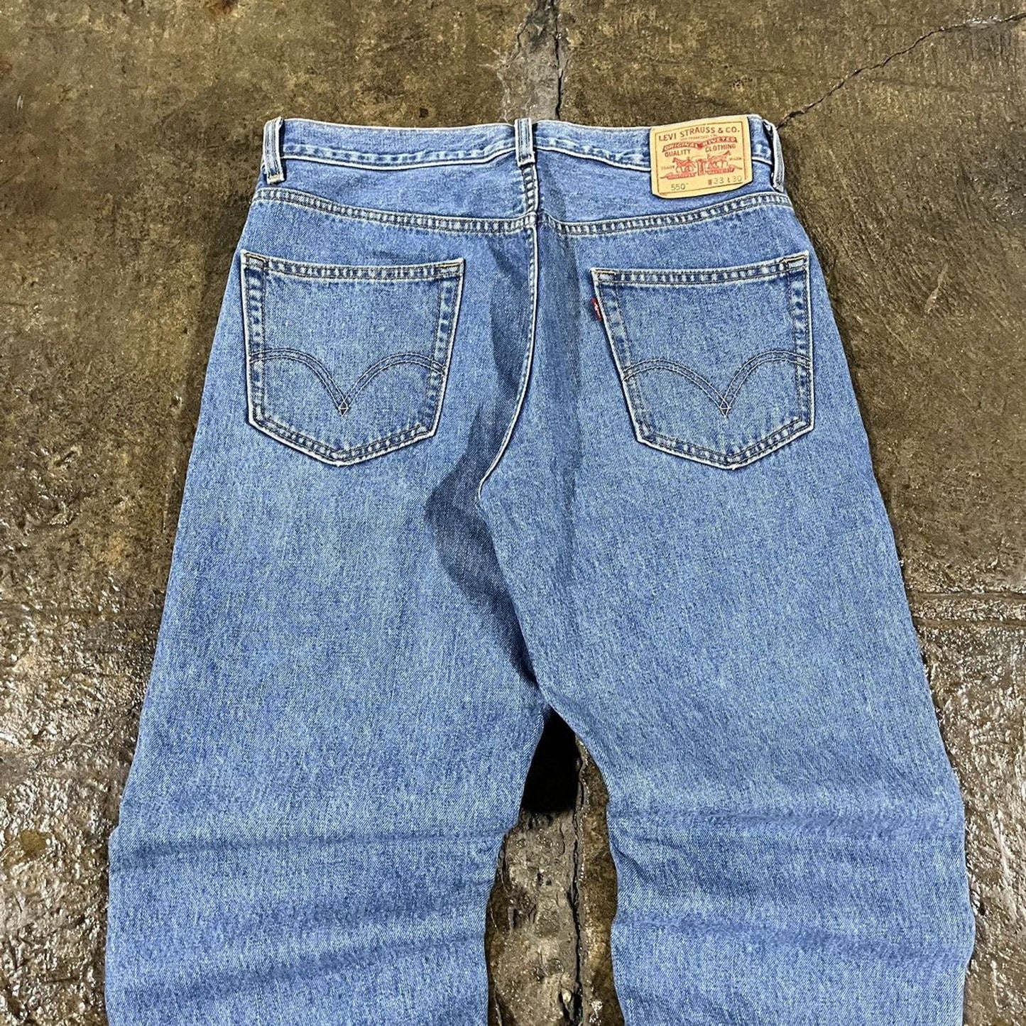 Vintage Y2K Levi's 550 Faded Essential Jeans (33)