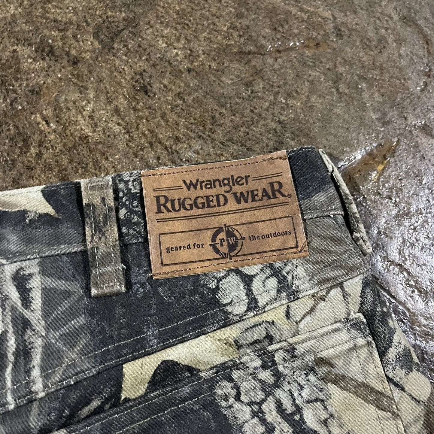 Vintage Y2K Camo Wrangler Realtree Workwear Jeans (36)