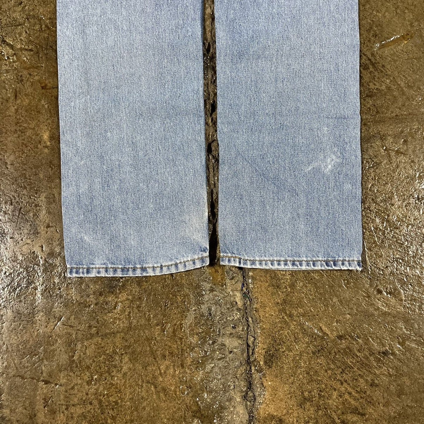 Vintage Y2K Levi's 505 Faded Essential Jeans (32)