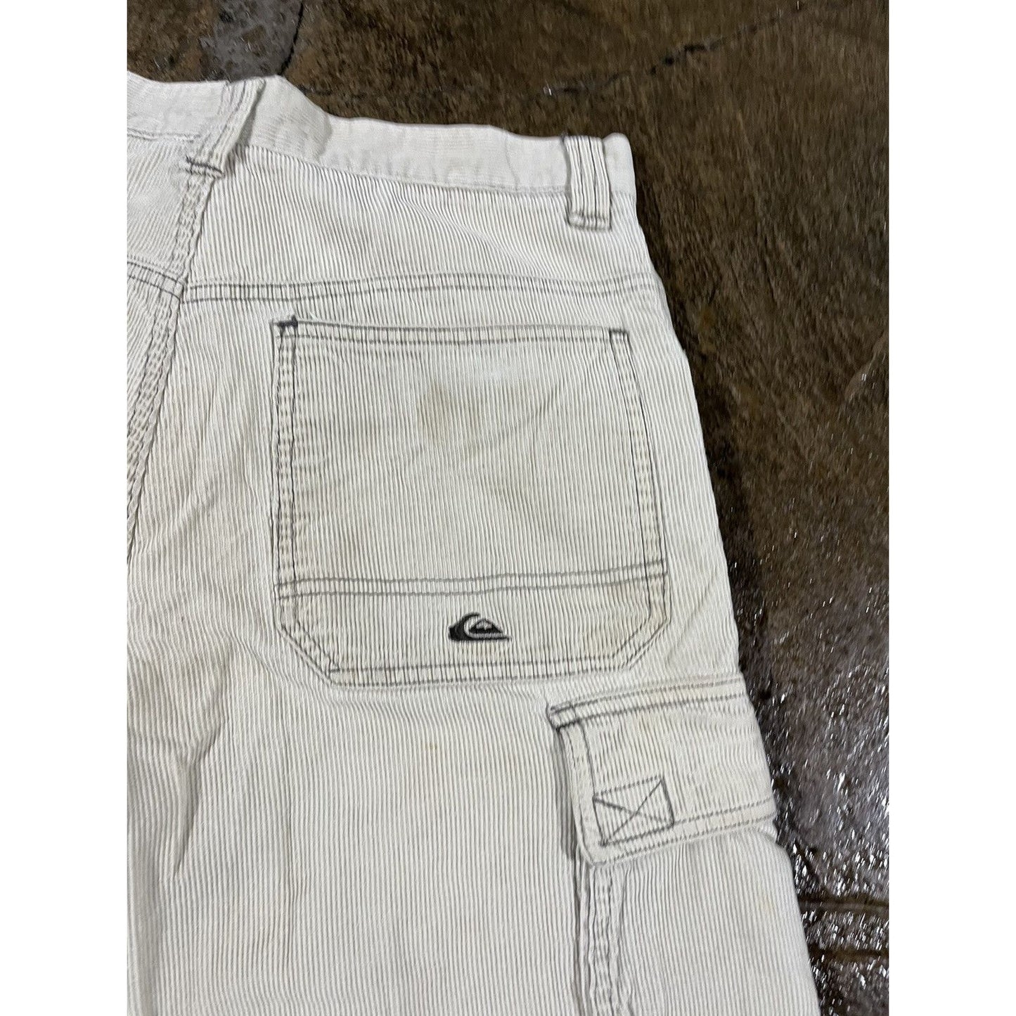 Vintage Y2K Quiksilver Corduroy Baggy Cargo Shorts JNCO Style (30)